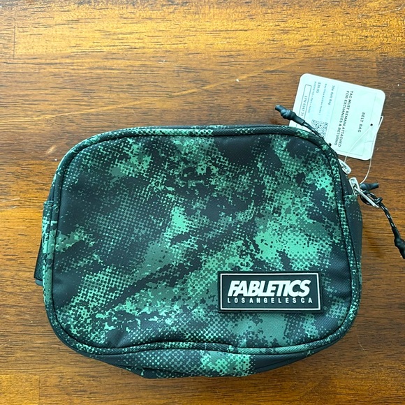 Fabletics Belt Bag NWT SALE - Picture 1 of 8